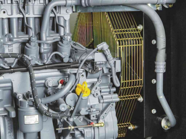 Дизельный генератор Pramac GSW 110 D в кожухе